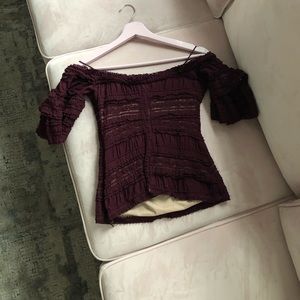 Beautiful off the shoulder top 💃🏻